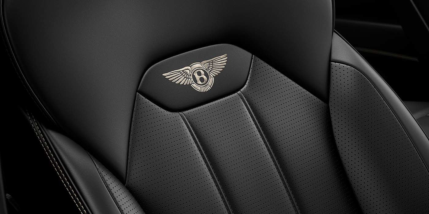 Bentley Suomi Bentley Bentayga EWB SUV Beluga black leather seat detail